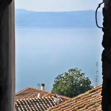 Front Lake House, A Step From Rome! Lejlighed