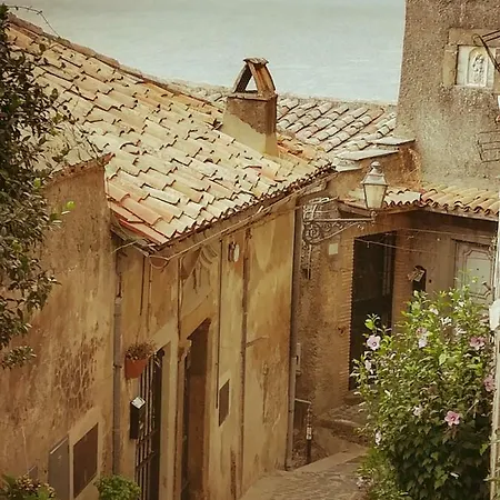 Front Lake House, A Step From Rome! Lejlighed
