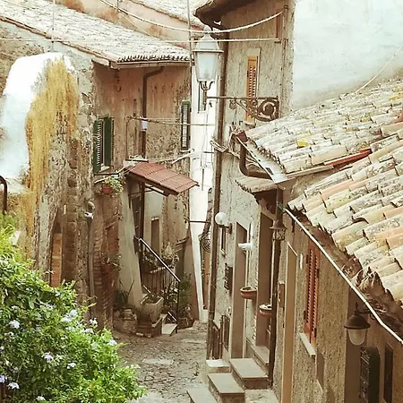 Front Lake House, A Step From Rome! *